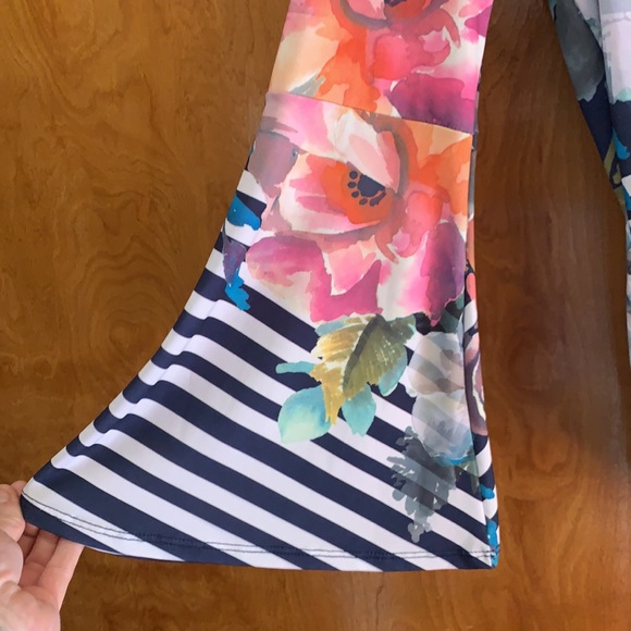 Boston Proper - Large - Flower Abstract - Silky style shirt- Never Worn Before - Picture 5 of 6